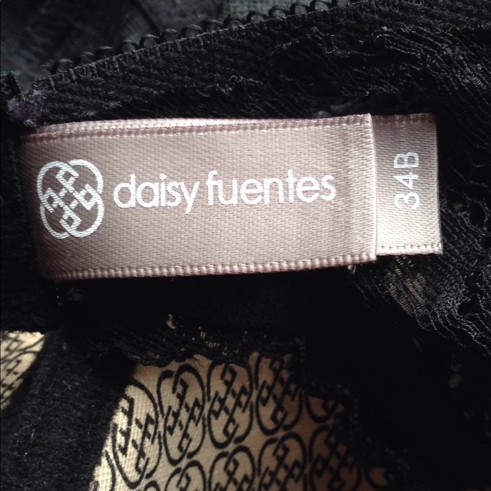 *NWOT* Daisy Fuentes Long Lace Lined Push Up Bra - Picture 3 of 4